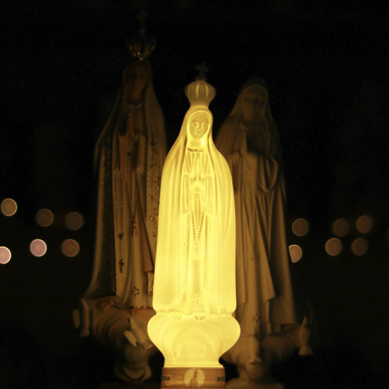 Illuminated statue of Our Lady of Fatima