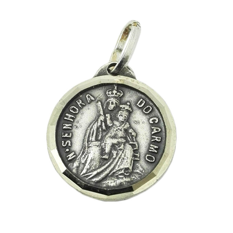 Medalha católica de Nossa Senhora do Carmo